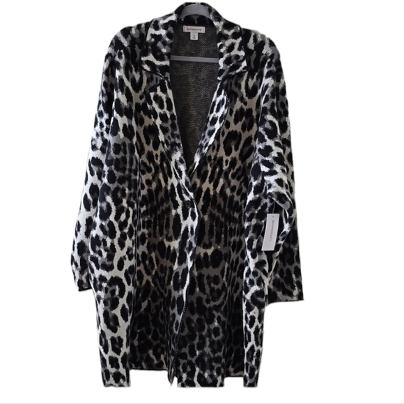 LIZ CLAIBORNE WOMENS PLUS SIZE GRAY/BLACK ANIMAL PRINT FRONT BUTTON SWEATER PXXL - Picture 2 of 16